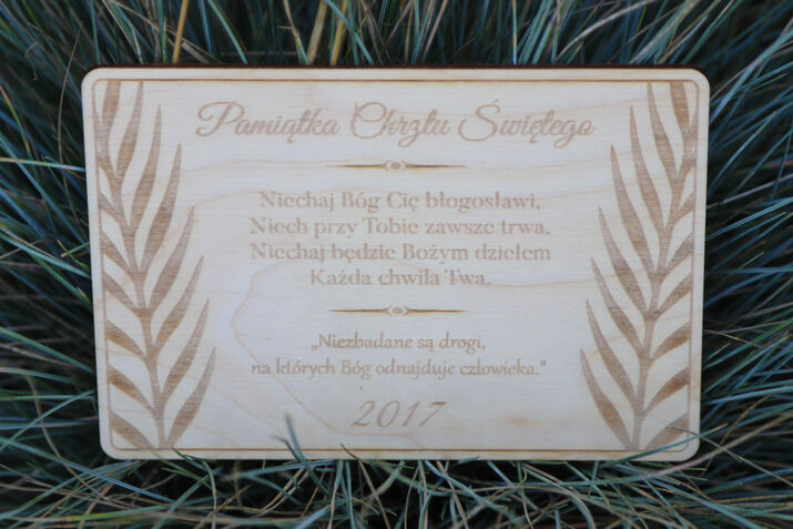 Drewniana Kartka z Życzeniami „Pamiątka Chrztu Świętego” – Grawer na Sklejce, Personalizacja